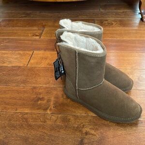 Bearpaw Brown Suede and Sheepskin Boots Sz 9 New with Tag